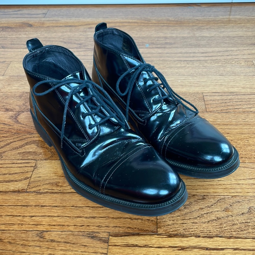 Kenneth Cole Size 9 Waterproof Boots